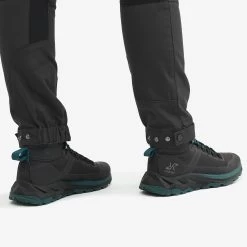 RVRC GP Pro Short Trousers Women Jetblack -RevolutionRace Store 0b1f2d05 789a 4a23 a502 44099c754342