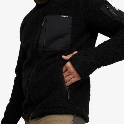 Bigfoot Pile Fleece Men Jetblack -RevolutionRace Store 18c3789a 53f4 4d78 97e5 c1ac2d4f2b7f