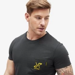 Fat Graphic Tee Men Obsidian/Lemon Curry -RevolutionRace Store 62691995 5cc3 41c8 bbaa 76faa4a5d89c