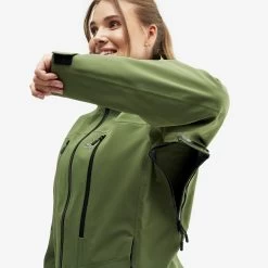 Whisper Jacket Women Bronze Green -RevolutionRace Store 63fb8517 3d81 4735 aa49 ff8be6f71fa5