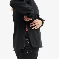 Hiball Anorak Women Black/Pink -RevolutionRace Store 6e32a925 29c9 4730 87f9 9f1b3c6a5356