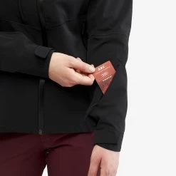 Cyclone Rescue Jacket 2.0 Women Black -RevolutionRace Store 984052a5 d948 415e 9c1a 74e2eccf8b95