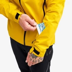 Cyclone Rescue Jacket 2.0 Men Lemon Curry -RevolutionRace Store 9fadf52b fbe1 42cd 8257 5b9c40354c8c