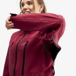 Whisper Jacket Women Tibetian Red -RevolutionRace Store b327fa3c d78d 40ff 9d84 d8e42da3a4f4