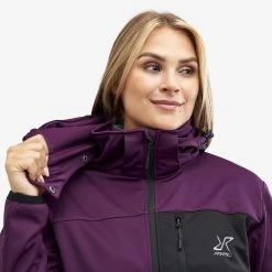 Hybrid Jacket 2.0 Women Dark Purple Rain -RevolutionRace Store b6fd41ba 17af 4010 a1f4 48258efecacc