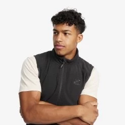 Essential Fleece Vest Men Black -RevolutionRace Store c4b29e20 f3c8 40f8 89c4 d990c8890da7
