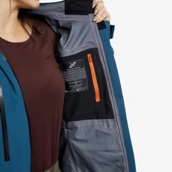 Whisper Jacket Women Diesel Blue -RevolutionRace Store c574364f c3b4 4da4 8ea4 d7eefbbacc83