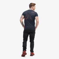Fat Graphic Tee Men Peacemaker/Lava 9 Fat Graphic Tee Men Peacemaker/Lava -RevolutionRace Store d359114d 1275 4300 bed6 120a7b87a172
