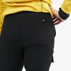 Nordwand Short Trousers Women Jetblack -RevolutionRace Store ddeeecfe 1deb 4022 a2c3 b024cb82b423